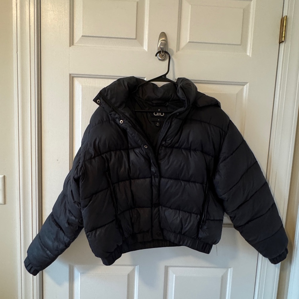 ALO Yoga Midnight Black Puffer Jacket
